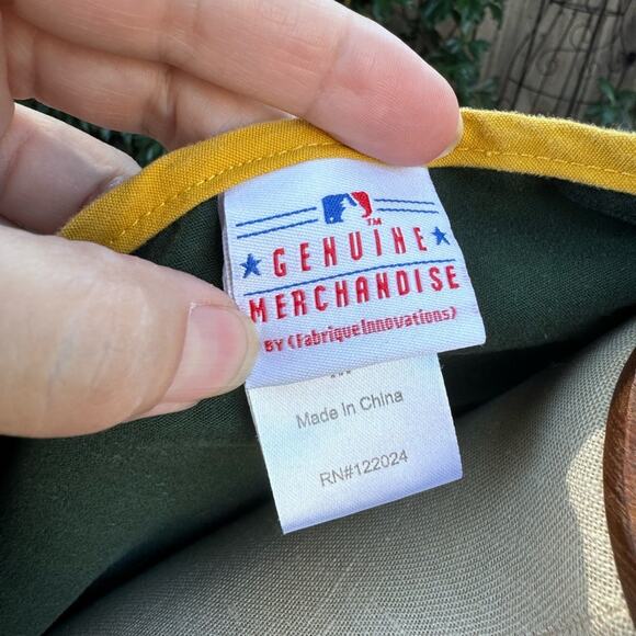 MLB Oakland A's Baseball Women’s Scrub Green Yellow Top Shirt Size Medium - Picture 7 of 9